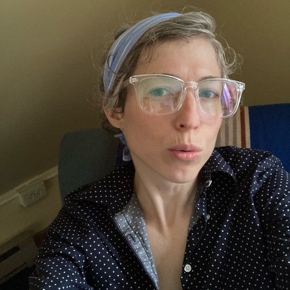 Meet your Posher, Leslie - Picture 1 of 1